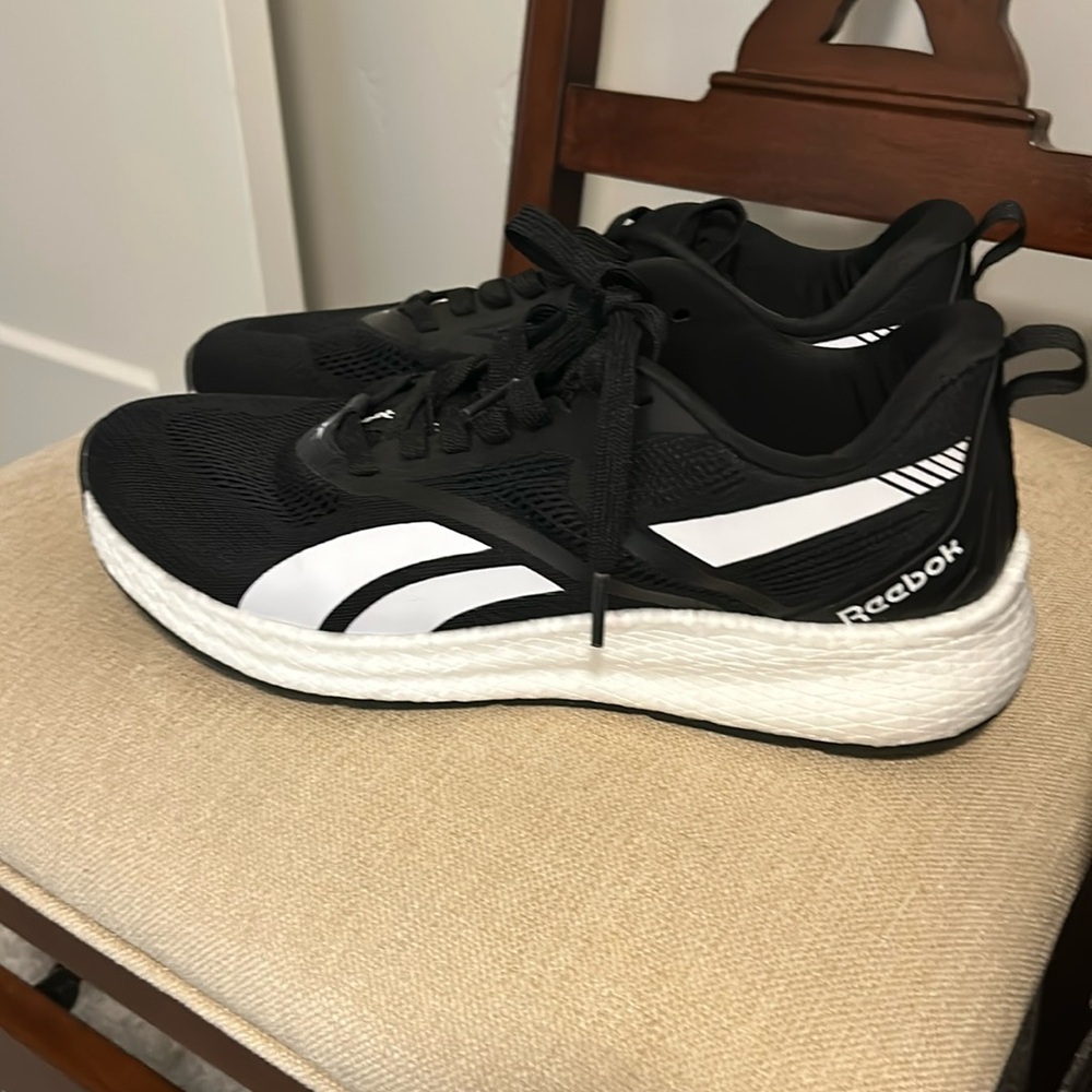 Men’s Reebok shoes worn once still new
